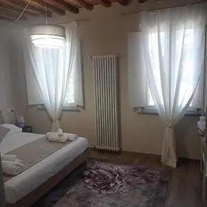 https://pellegrinilittlehouse.it-tuscanyhotel.com